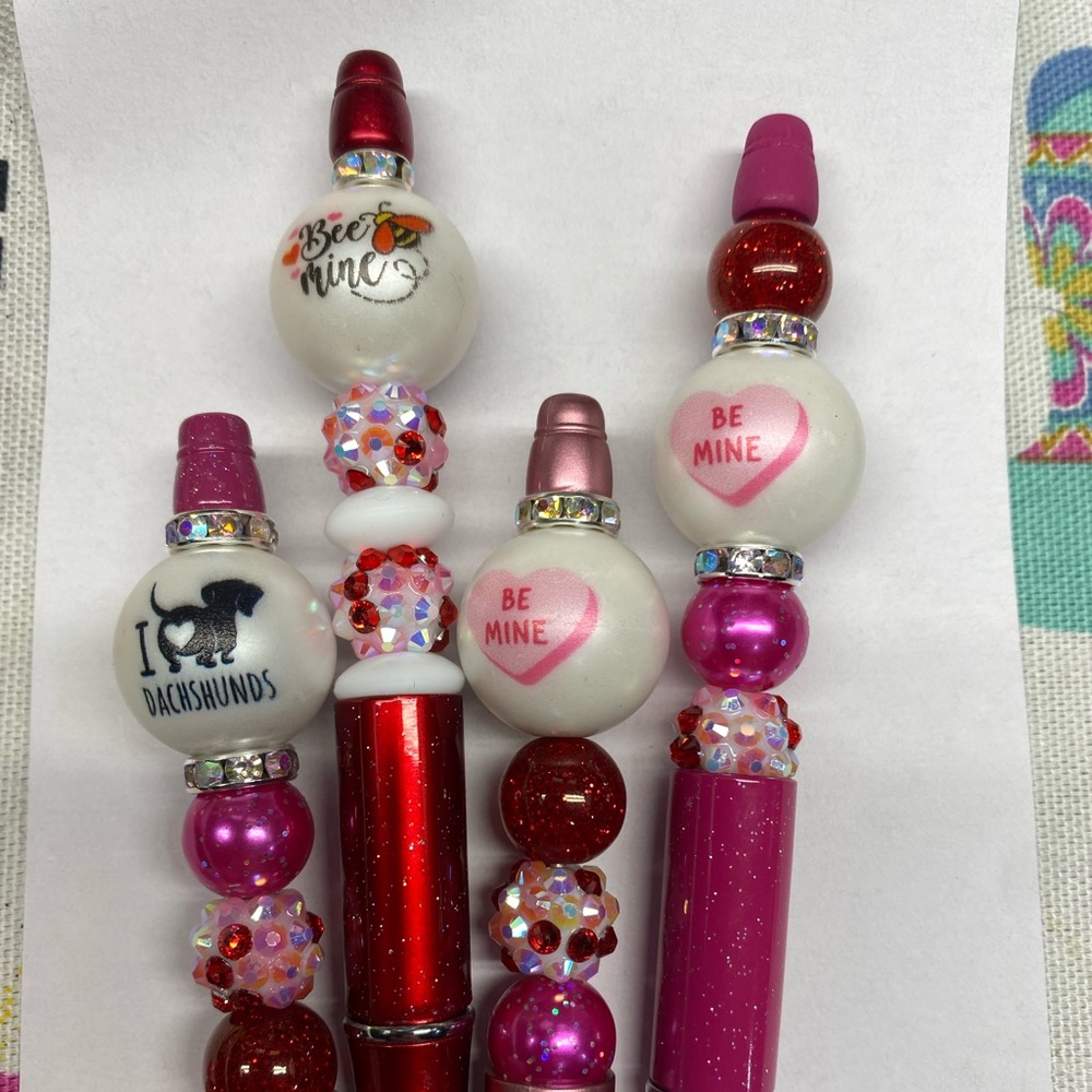 NWT VALENTINES DAY PENS
